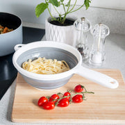 Addis 518405 Pop & Store 16.5cm Small Collapsible Food Colander with Handle, 6.5 inch, White and Grey, Plastic luxemartpk